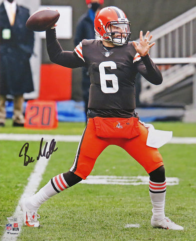 Baker Mayfield Signed Cleveland Browns Passing 16x20 Photo (Fanatics COA)